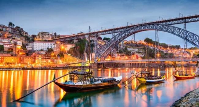 Portugal Esencial Con Madrid